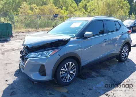 2023 Nissan Kicks Sv Xtronic Cvt z USA, uszkodzony, nr VIN 3N1CP5CV1PL476643